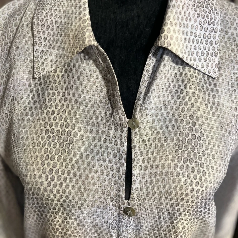 LIKE NEW -VERY CLASSY CARLISLE SHEER LONG SLEEVE BLOUSE SZ 8 - Picture 2 of 6